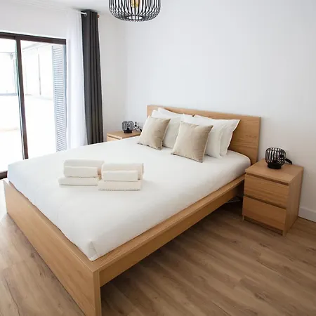 Go4portugal - Solaina - Modern With Ac And Private Balcony *