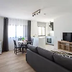 Go4portugal - Solaina - Modern With Ac And Private Balcony Διαμέρισμα Αλμπουφέιρα