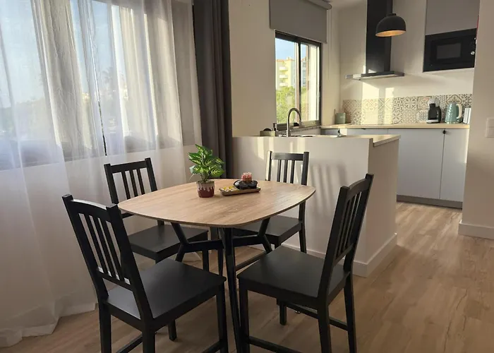 Go4portugal - Solaina - Modern With Ac And Private Balcony *