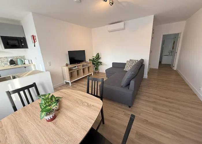 Go4portugal - Solaina - Modern With Ac And Private Balcony 아파트