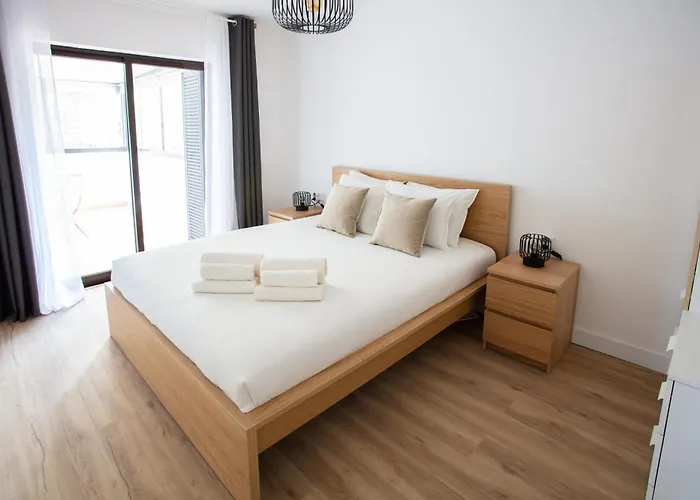 Go4portugal - Solaina - Modern With Ac And Private Balcony *