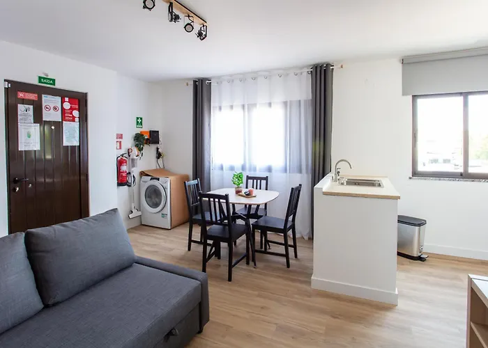 Go4portugal - Solaina - Modern With Ac And Private Balcony