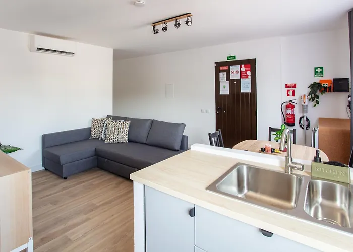 Go4portugal - Solaina - Modern With Ac And Private Balcony