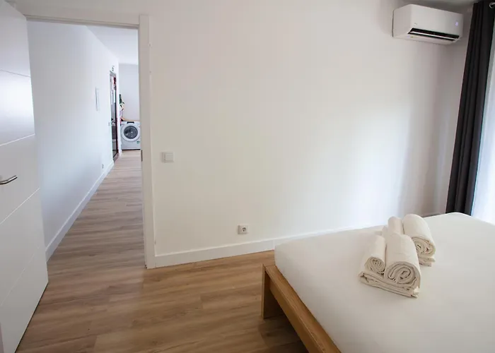 Go4portugal - Solaina - Modern With Ac And Private Balcony