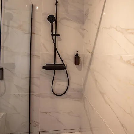 דירה Modern With Ac And Private Balcony - Go4portugal *