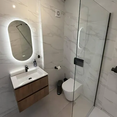 Modern With Ac And Private Balcony - Go4portugal * אלבופיירה